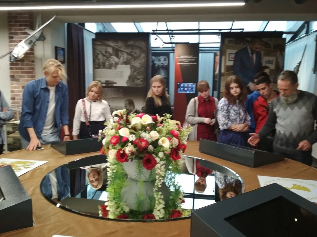 Награждение студентов КЭСИ - лауреатов Всероссийского патриотического конкурса сочинений на тему: «Память сильнее времени».