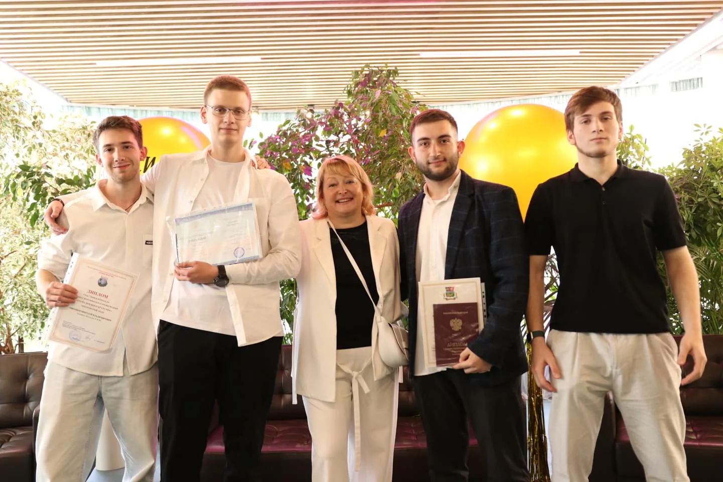 Торжественная церемония вручения дипломов выпускникам колледжа КЭСИ