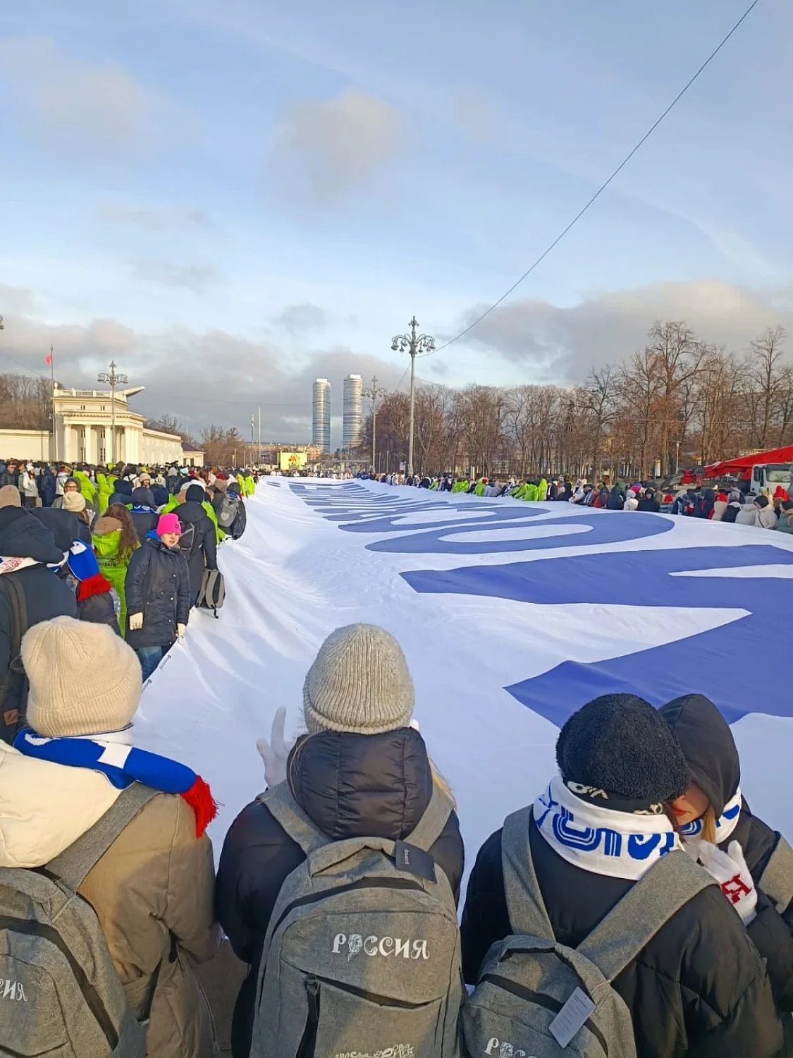 Студенты КЭСИ приняли участие во флешмобе «10 лет добра» 